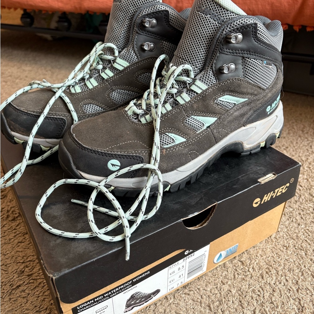 Hi-Tec Women's Logan Mid Waterproof Hiking Boots - Gray